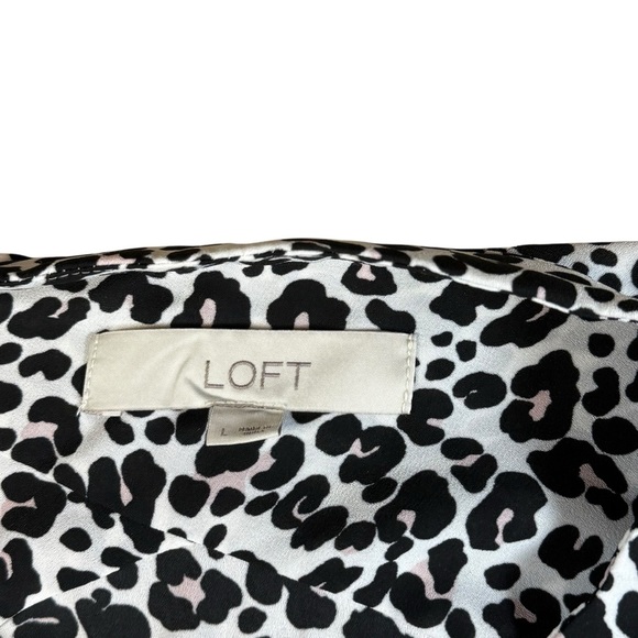 Loft Leopard Print Button Up Blouse Size Large - Picture 2 of 3